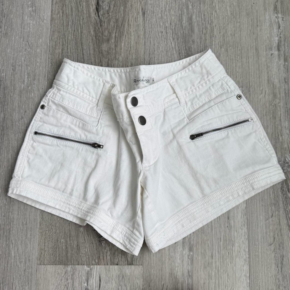 Vintage Mid-Rise White Cotton Cargo Shorts with Zipper Pockets - Picture 1 of 5